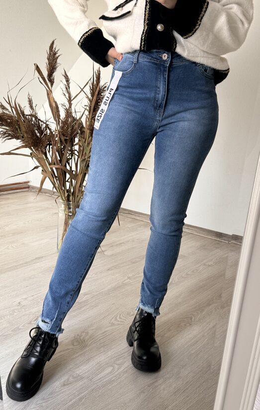 Daysie zilie džinsi 44