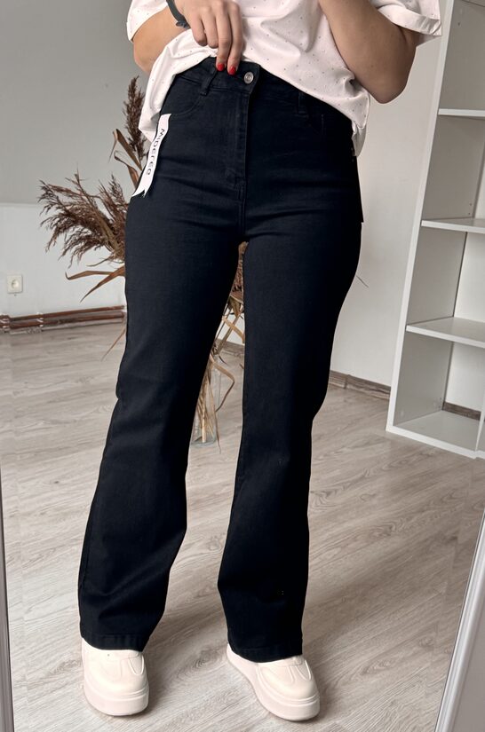 Melnas bikses ar paplatinātiem galiem 40-46