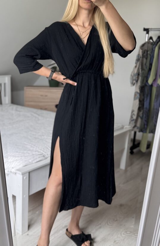 Melna muslina kleita